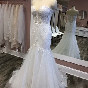 Calla Blanche Wedding Gown size 12